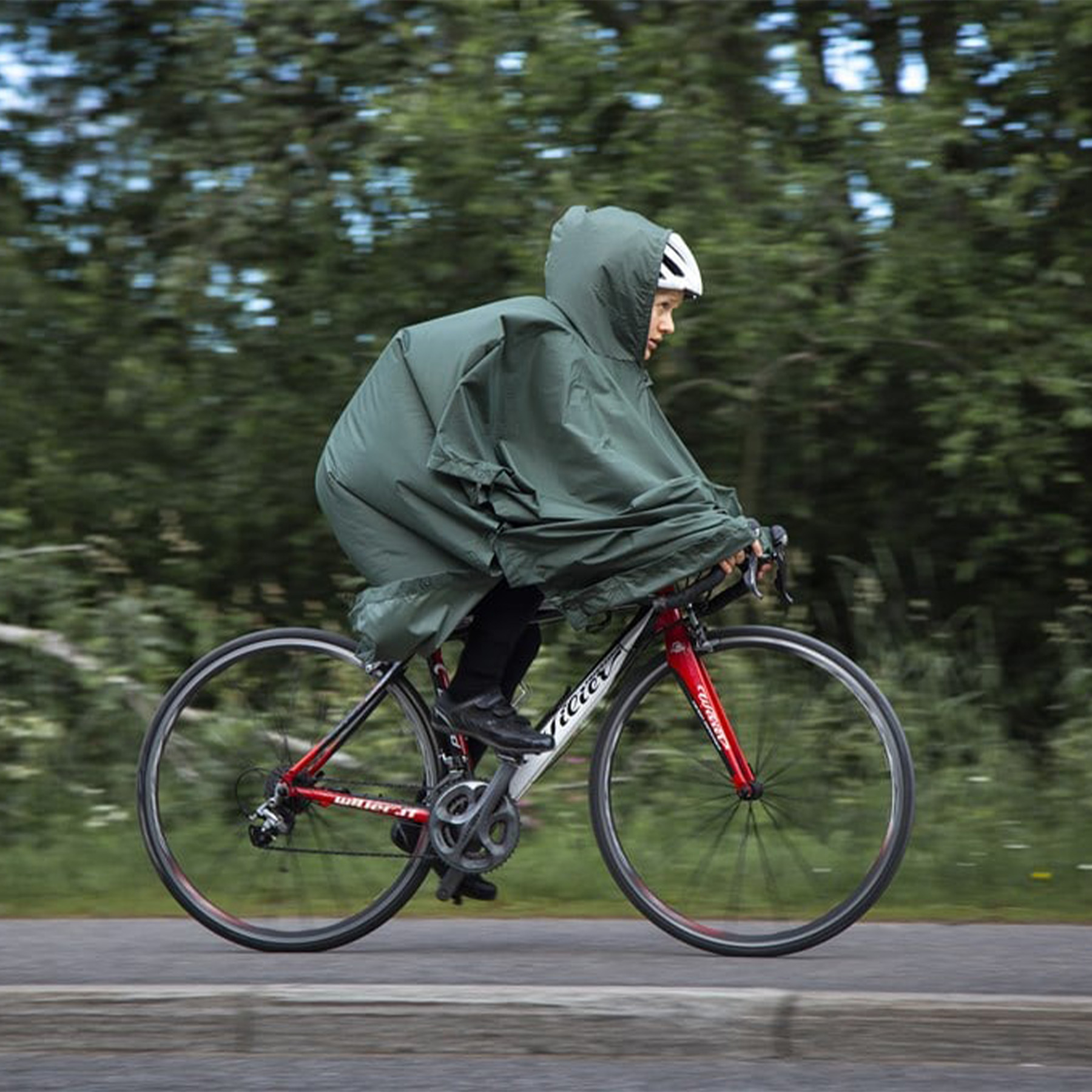 Snow Hawk Lightweight Waterproof Hiking Poncho – Suitable for Trekking & Outdoor Sports