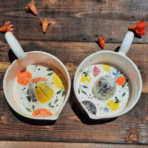 Cream Fruit Pattern Ceramic Juicer – Boho Style Manual Citrus Press for Kitchen
