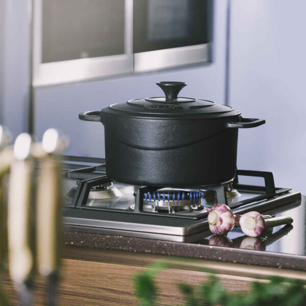 Heavy-Duty Cast Iron Cooking Pot – Perfect for Stews, Soups & Braising