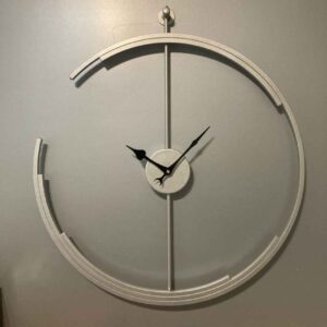 Modern Metal Wall Clock with Crescent Moon Design – Elegant & Unique