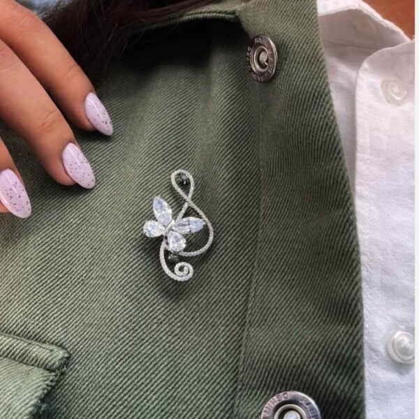 Silver Butterfly-Shaped Brooch – Symbol of Transformation and Beauty (1)