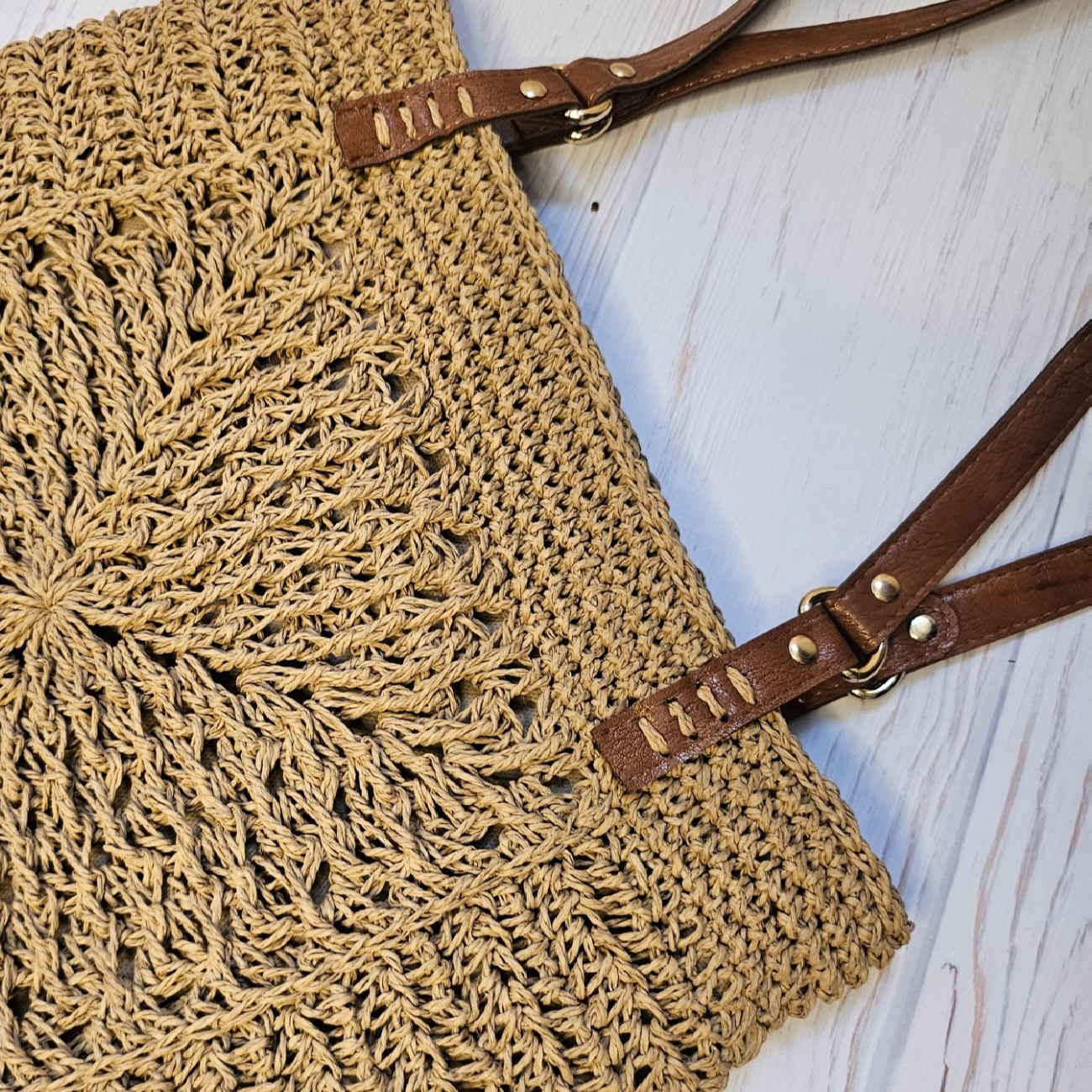 Eco-Friendly Raffia Beach Bag – Lightweight Handwoven Summer Tote