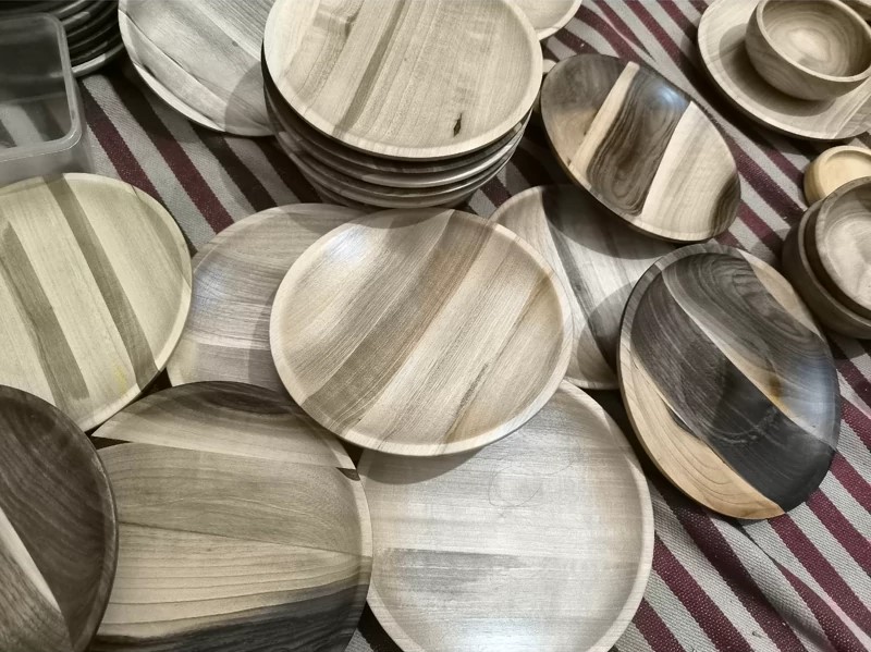 Handmade Wooden Plate 20 cm – Rustic Style, Perfect for Desserts or Sides (5x)