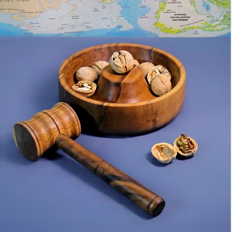 Rustic Walnut Wood Nutcracker – Bowl & Hammer for Walnuts & Hard-Shelled Nuts