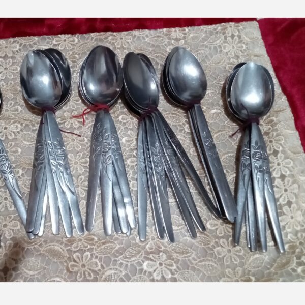 Traditional Rose Motif Stainless Steel Dining Spoon (6x)
