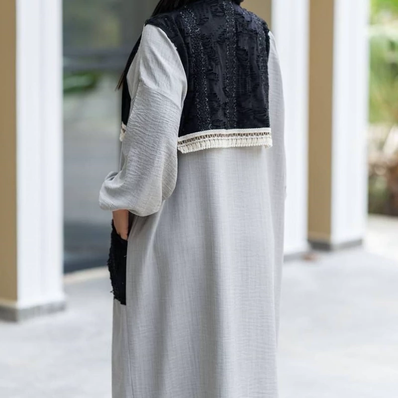 Kaftan with Bishop Sleeves and Two Black Pockets in Front and Lace Appliqué Detailing