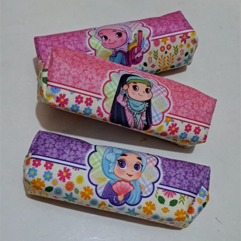 Main image of Single-Zip Velvet Pencil Case – Colorful & Cute Islamic Design for Girls