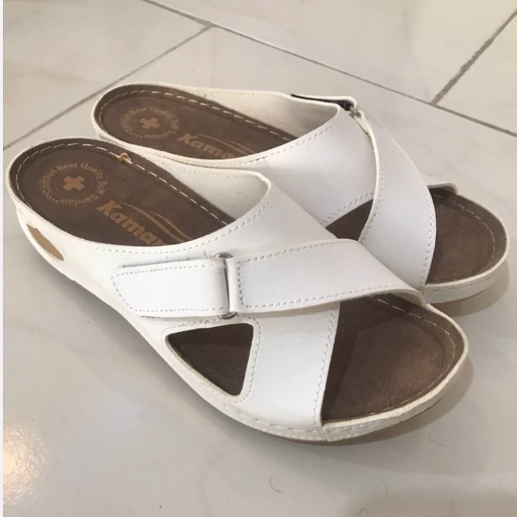 White Ihram Sandals for Women – A Comfortable Option for Hajj and Umrah Pilgrims