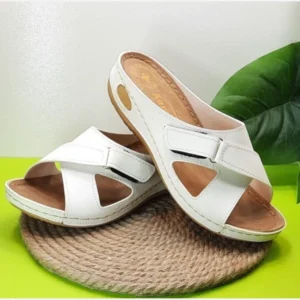 White Ihram Sandals for Women – A Comfortable Option for Hajj and Umrah Pilgrims