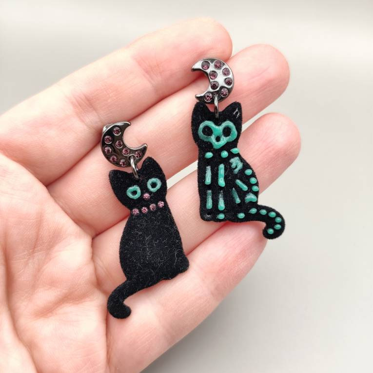 Hand‑Sewn Felt Black Cat Asymmetric Earrings – Moon Stud & Whimsical Cat Design