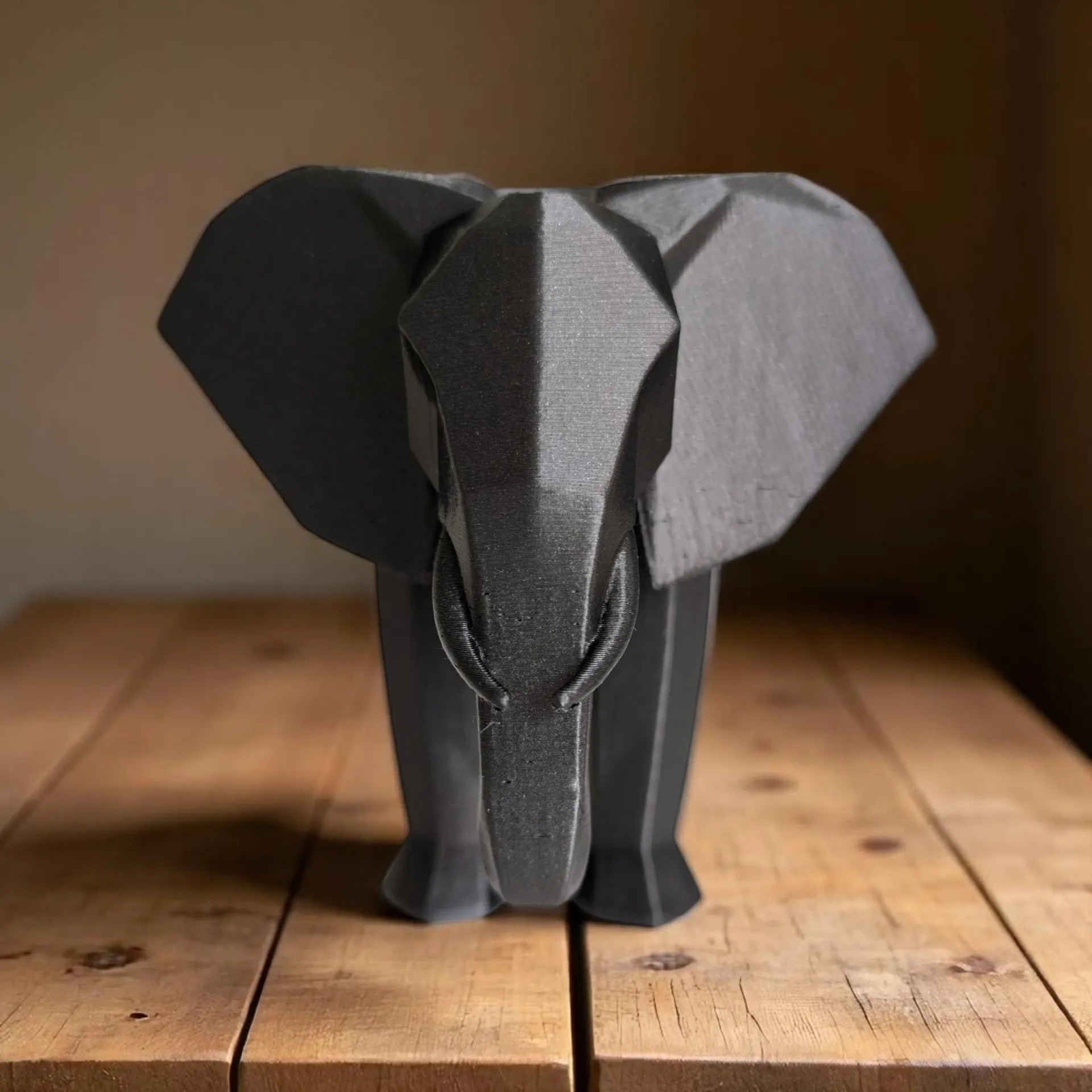 Geometric Elephant Figurine – Modern Black Decorative Sculpture in Minimalist Abstract Style