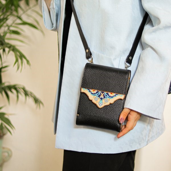 Hand-Painted-Leather-Wooden-Shoulder-Bag-with-Persian-Tazhib-Design-–-Elegant-Bag-for-Everyday-Use-Special-Occasions-1