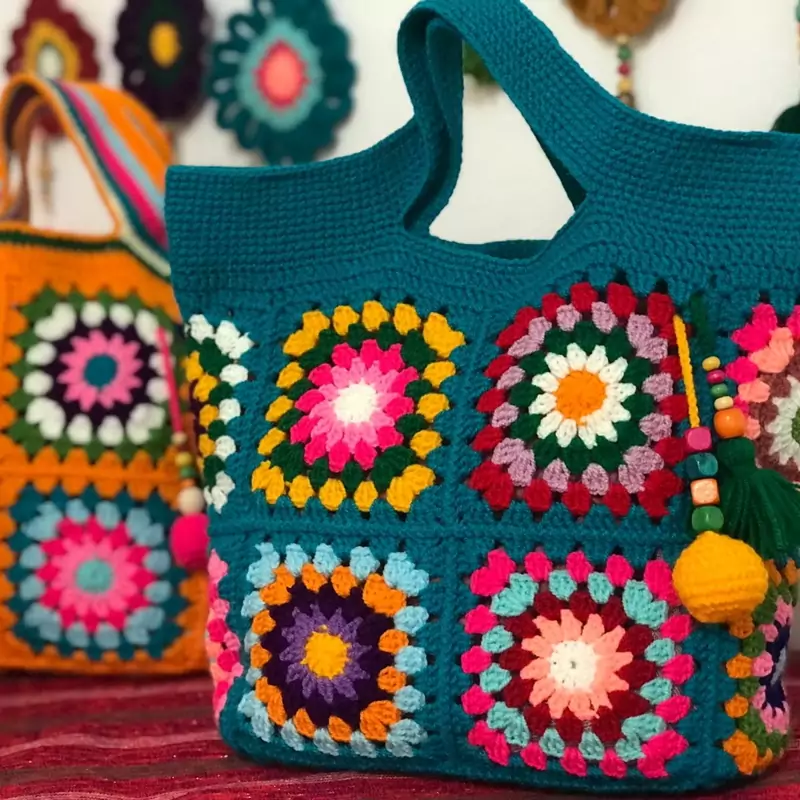 Handmade Crochet Handbag with Floral Granny Square Design – Open Top & Perfect for Art Lovers