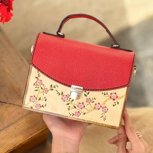 Hand‑Painted Floral Leather & Wood Shoulder Bag – Spring Blossom Artistic Design
