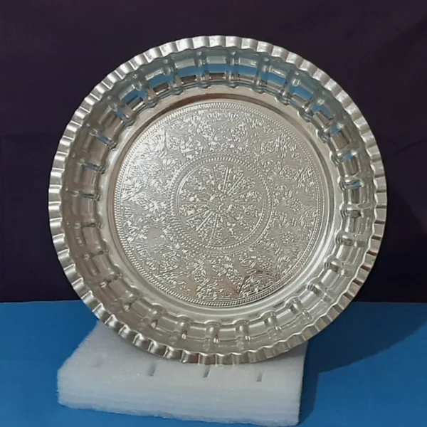 Persian-Round-Copper-Serving-Tray-with-Raised-Scalloped-Edge-–-30-cm-Suitable-for-Rice-Kebab-1