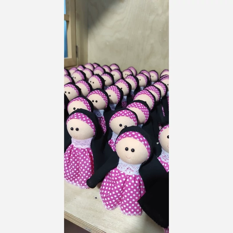 10-Piece Pack of Modest Cloth Dolls with Chador – Hijabi Figures for Arba’in Moakab Gifts & Religious Keepsake