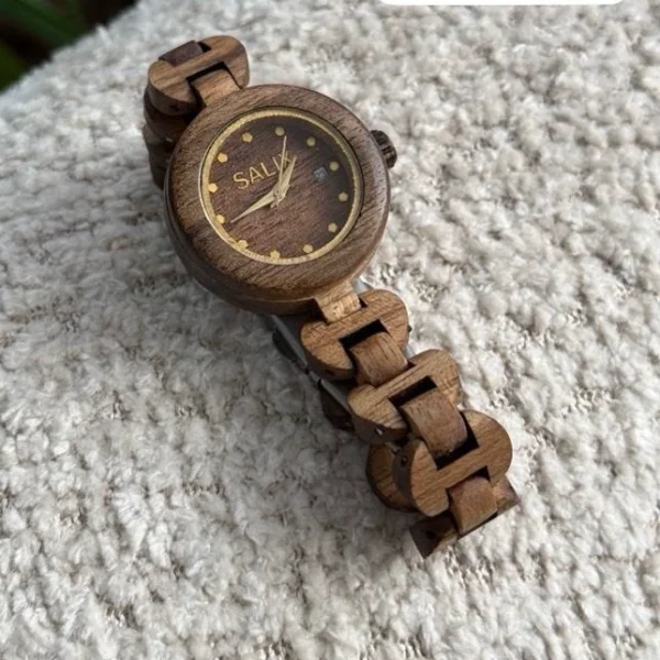 Walnut Wood Wristwatch with Dark Dial & Lobster Chain Band | 36mm Quartz