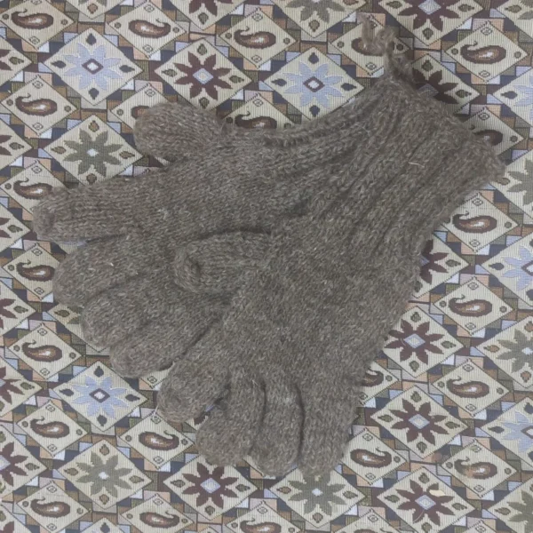 Camel-Wool-Gloves-–-Natural-Warm-Breathable-Hand-Protection-for-Cold-Weather-1