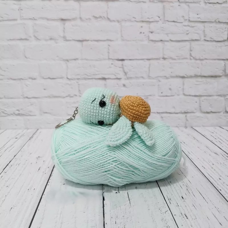 Handmade Crochet Turtle Keychain – Soft Yarn Bag Ornament, Key Accessory, and Decorative Hanging Charm