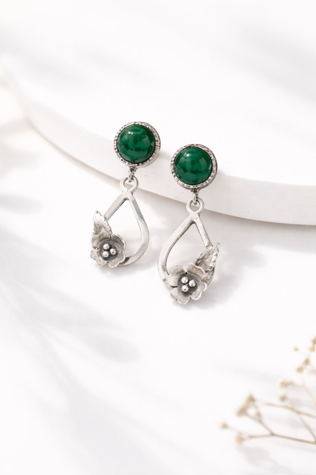 Handmade Silver Earrings with Natural Green Agate Stone – Elegant Artisan Jewelry
