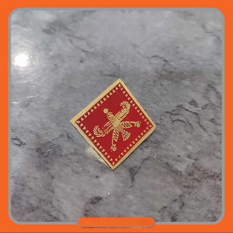 Derafsh Shahbaz Brass Lapel Pin with Red Color – Historic Persian Symbol Badge