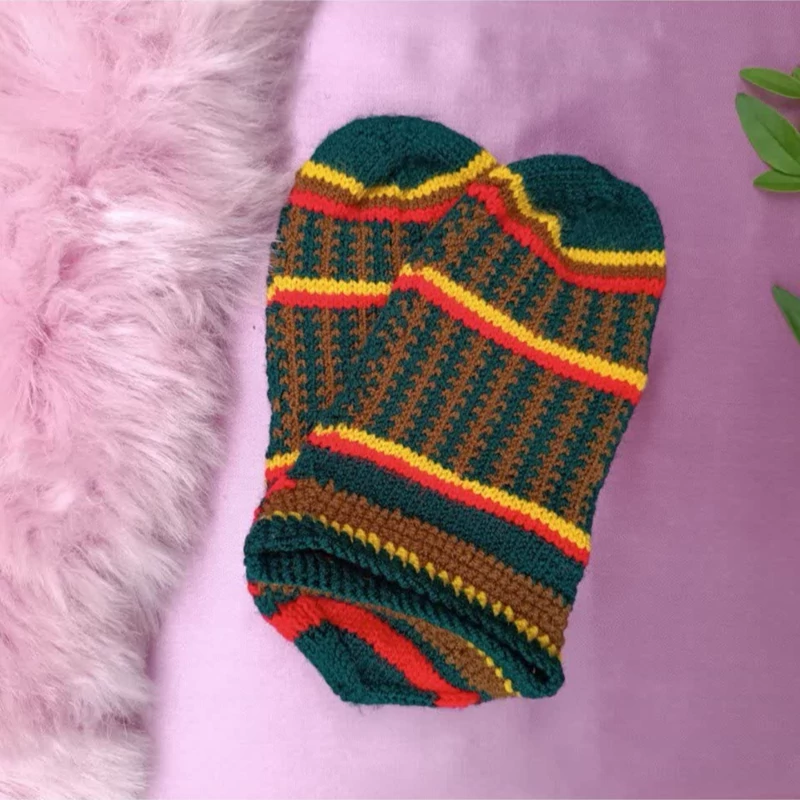 Hand-Knitted Green Wool Socks for Women – Warm, Lightweight, Handcrafted Traditional Patterns, Perfect for Winter Wear