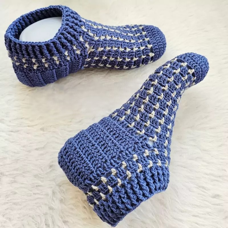 Hand-Knitted Women’s Blue Crew Socks – Warm, Stylish Knit Socks for Home, Winter