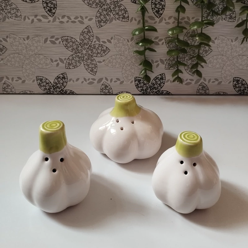 Three-Piece Ceramic Salt Shaker Set with Onion Design – Durable Kitchen Accessory for Cooking, Dining, and Table Decoration